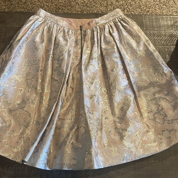 Alice+Olivia Stacey Bendet Rose Gold Pouf Metallic Jacquard Skirt NWT Sz 8 - Picture 8 of 14